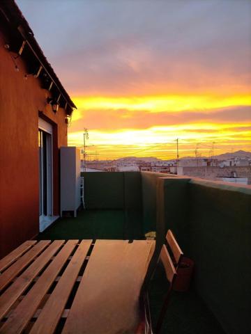 ATICO CON TERRAZA EN PLENO CORAZON DE PLA-CAROLINAS || photo 0