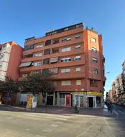 VIVIENDA SEMIREFORMADA EN ESQUINA, EXTERIOR Y MUCHAS POSIBILIDADES. photo 0