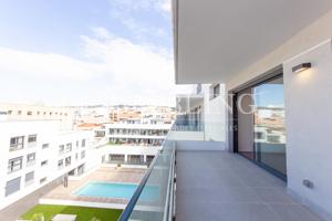 ¡Piso de 4 habitaciones nuevo a estrenar! Con parking y piscina. photo 0