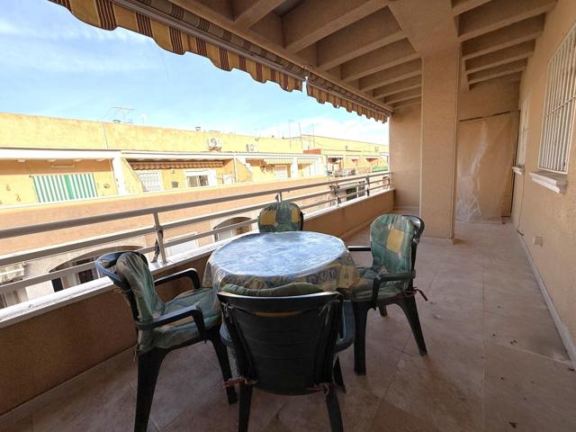 Apartamento con una terraza 30m2 en Torrevieja photo 0