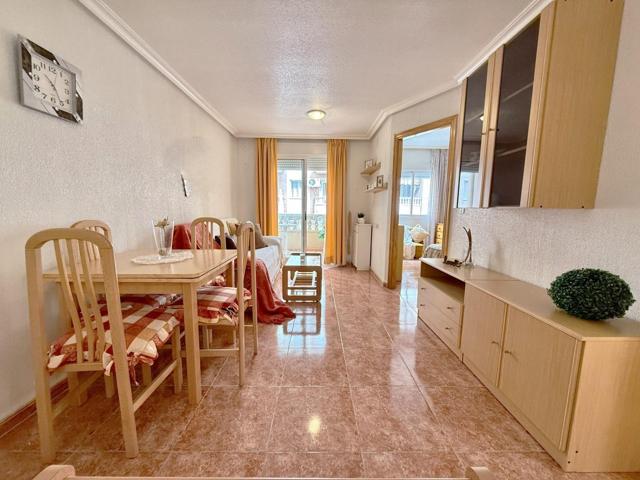 Bonito apartamento de 2 dormitorios en Torrevieja photo 0