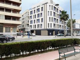 Elegante edificio residencial a 60 m de la playa de El Acequion, en Torrevieja photo 0