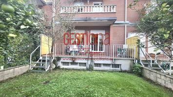 AMPLIO BAJO DE 3 HABITACIONES, CON TERRAZA JARDÍN A ESCASOS METROS DE LA PLAYA. ORIÑON photo 0