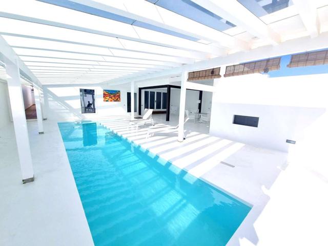 Villa + 3 Apartamentos photo 0