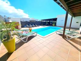 Villa en venta en Playa Blanca photo 0