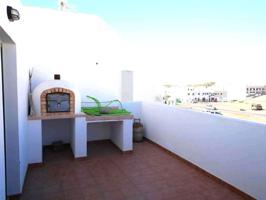 Casa elegante con estudio independiente cerca de open mall photo 0