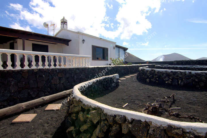 EN VENTA CASA INDEPENDIENTE EN EL ISLOTE photo 0