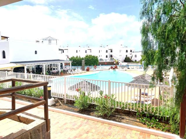 Apartamento vacacional reformado con altas calidades, 2 piscinas y cerca de la playa photo 0