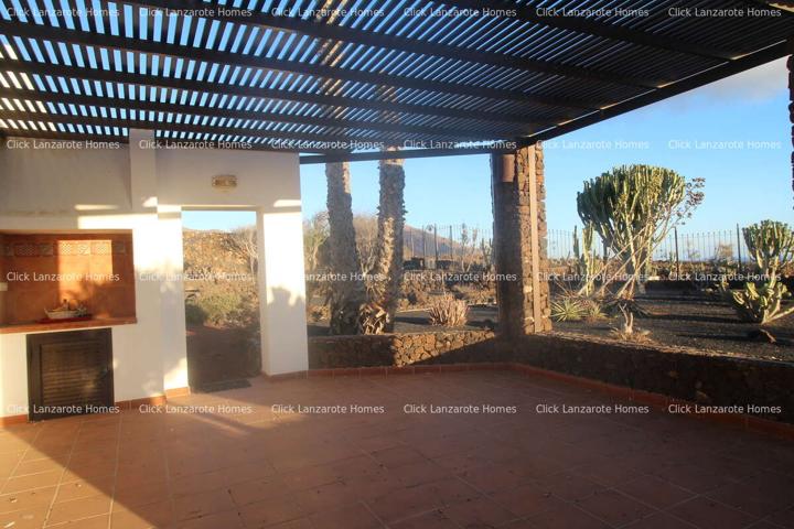 SE VENDE GRAN CASA CON FINCA EN LAS BREÑAS ISLA DE LANZAROTE photo 0