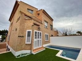 Chalet en venta de lujo con piscina y 4 terrazas en Godella photo 0