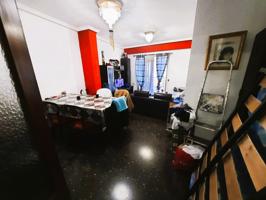 Piso en venta con ascensor en Burjassot: ideal para vivir o invertir photo 0