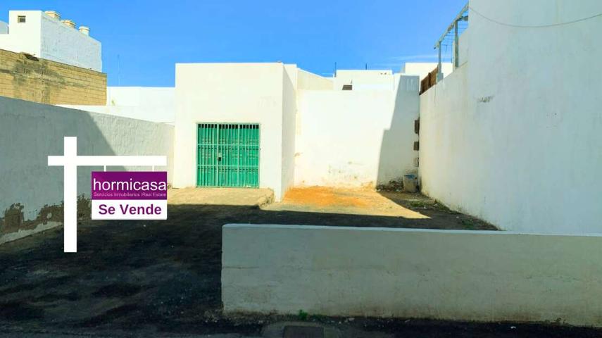 Terreno urbano cerca del Open Mall Arrecife photo 0