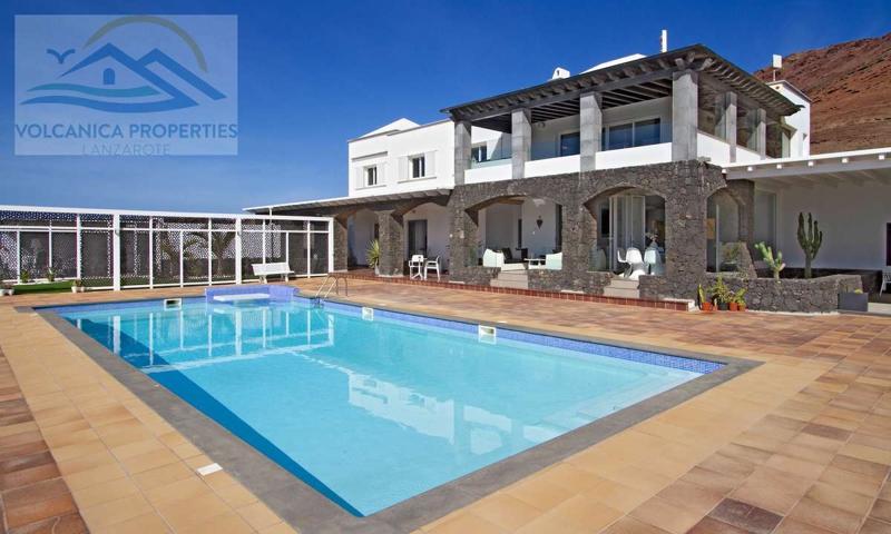 (Ref.371326 - FZJO) Oportunidad única de comprar esta prestigiosa Villa en Playa Blanca photo 0