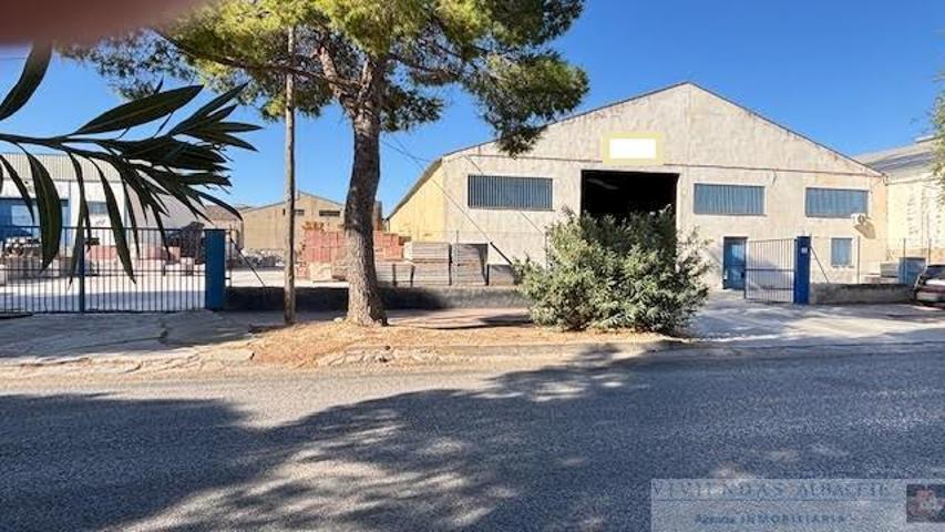 Nave Industrial En venta en Campollano, Albacete photo 0