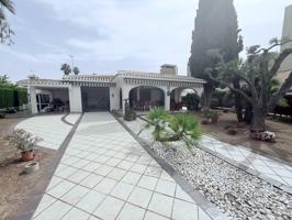 Villa con grande parcela en Campoamor photo 0