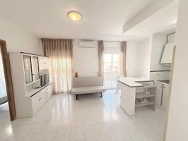 Apartamento de 2 dormitorios en alquiler, Accecion Torrevieja cerca de la playa photo 0