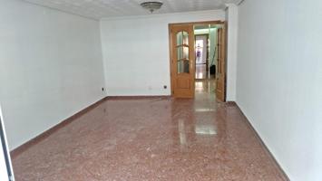 AMPLIO PISO EN VENTA EN VALENCIA ZONA DE PATRAIX photo 0