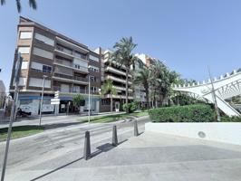 Piso de 4 dormitorios con vistas al mar en Torrevieja photo 0