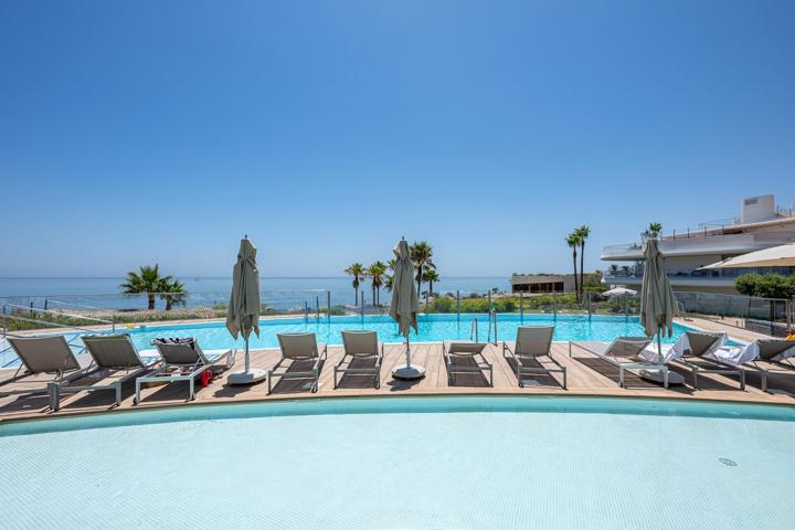 🌊 Exclusiva planta baja de lujo en primera línea de playa – The Edge, Estepona photo 0