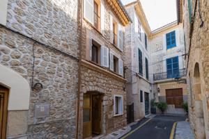 Casa pareada con ascensor en el centro de Sóller photo 0