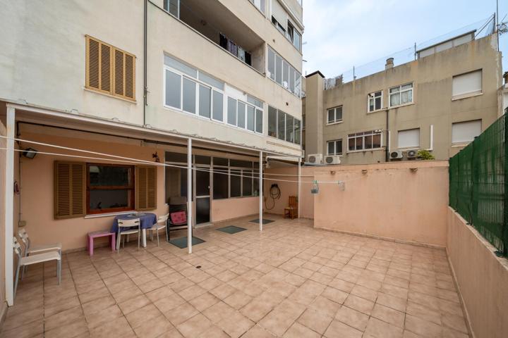 Ideal para familias! Amplio piso con gran terraza en zona Arxiduc. photo 0