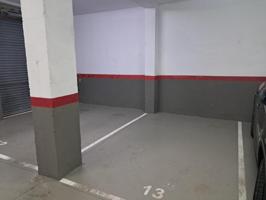 ¡Últimas plazas de parking disponibles en zona Blanquerna - Plaza París! photo 0