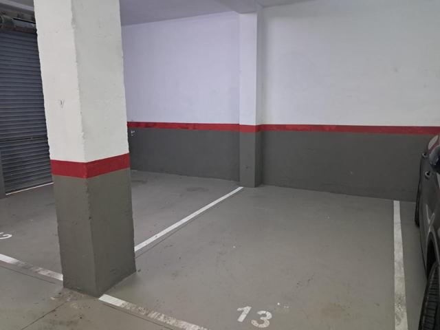 ¡Últimas plazas de parking disponibles en zona Blanquerna - Plaza París! photo 0