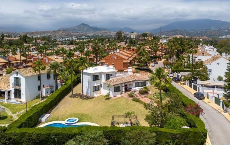 Casa En venta en Estepona, Estepona photo 0