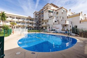 Piso de 2 Dormitorios, cerca de playa y comodidades con acceso directo a jardines y piscina photo 0