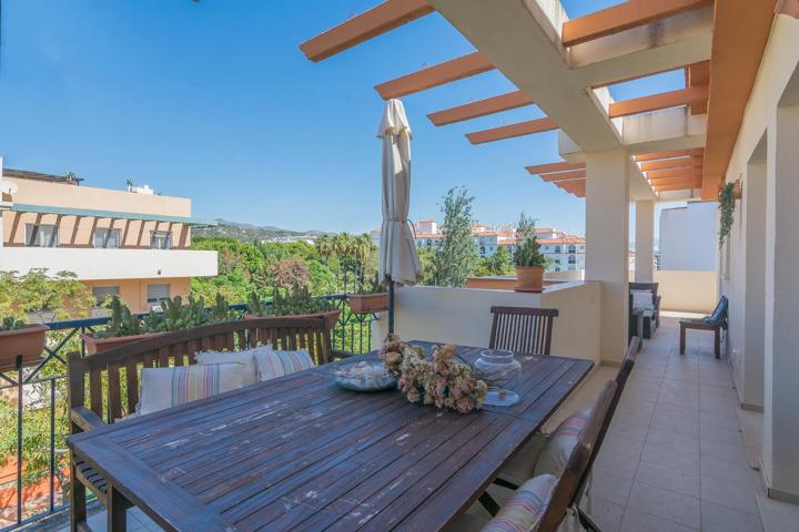  Ático En venta en Puerto De Estepona, Estepona photo 0