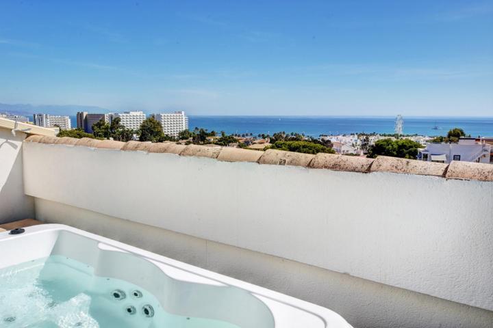 Ático de Lujo en Venta en Benalmádena Costa: Ubicación Inigualable y Calidad Premium photo 0