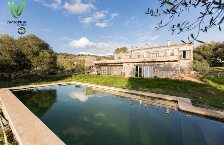 Casa rústica con gran extensión de terreno y piscina photo 0