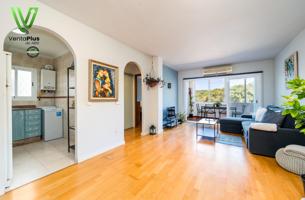 Apartamento con parking, y piscina comunitaria photo 0