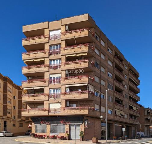 EXCELENTE PISO DE 4 HABITACIONES EN ALMENAR CON PLAZA DE PARQUING Y TRASTERO photo 0