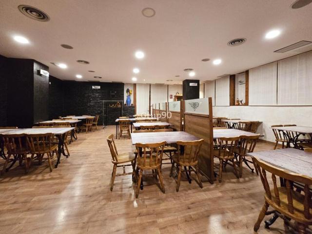 ¡OPORTUNIDAD ÚNICA! Pack en Venta: Restaurante de 220 m² + Centro de Estética  100 m² photo 0