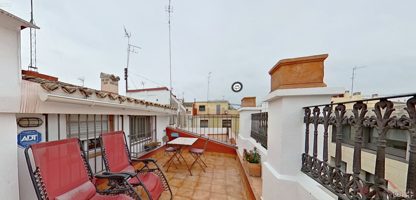 Casa En alquiler en Ciutat Vella, Valencia photo 0