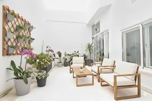 AMPLIA VIVIENDA CON PATIO, GARAJE Y TRASTERO EN CASCO ANTIGUO photo 0