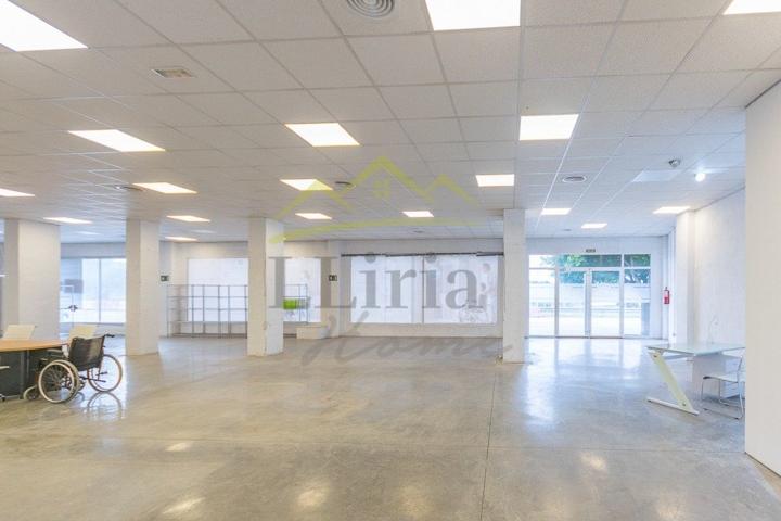 Bajo comercial muy amplio en Llíria, 754m² photo 0