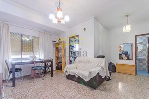 Ref. 04279 - Casa independiente de dos plantas con patio y terraza en Vilamarxant. photo 0