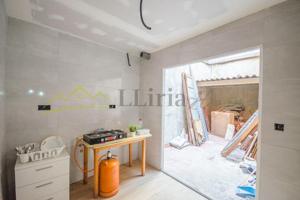 Ref. 04295.- EXCLUSIVA.- Casa independiente con patio privado en el centro de Llíria. photo 0