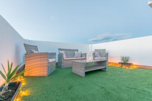 EXCLUSIVA: Ref 04321 - Espectacular e increible piso reformado y amueblado con terraza de 40m2 - Venta exclusiva photo 0