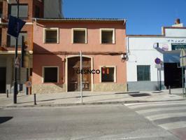 CASA CON GRAN PATIO EN VENTA EN ONTINYENT photo 0