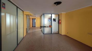 LOCAL COMERCIAL EN PLANTA ENTRESUELO EN VENTA Y ALQUILER photo 0