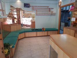 CHAFLÁN CON GRANDES ESCAPARATES EN VENTA O ALQUILER photo 0