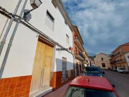 CASA EN LA POBLACIÓN DE GENOVES PARA REFORMA INTEGRAL photo 0