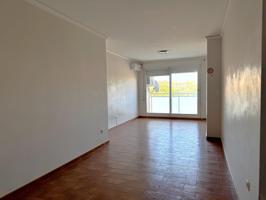 ¡Tu hogar amplio y tranquilo en Gandía te espera! photo 0