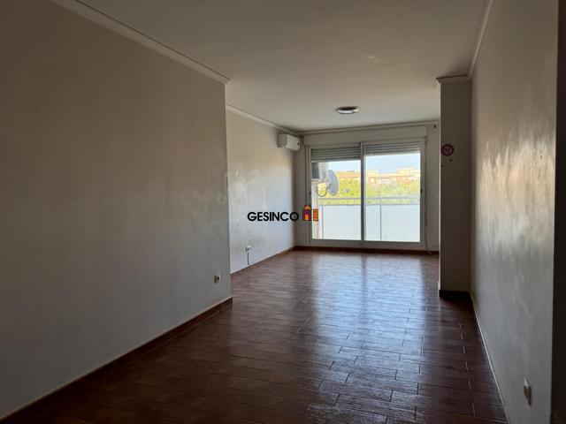 ¡Tu hogar amplio y tranquilo en Gandía te espera! photo 0
