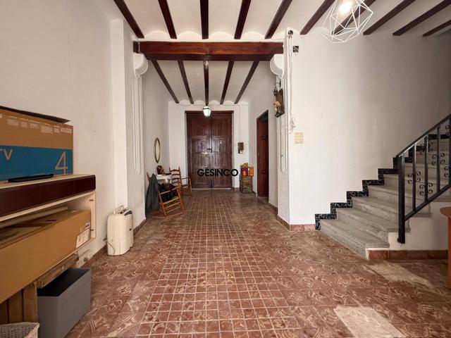 CASA CON PATIO EN VENTA EN AIELO DE MALFERIT photo 0