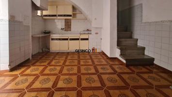 CASA PARA REFORMAR CON UBICACIÓN CÉNTRICA photo 0
