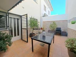 VIVIENDA ADOSADA CON GARAJE Y PATIO photo 0